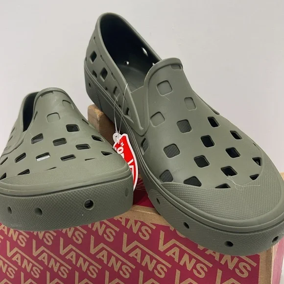 Vans WMNS Slip-On Trk
Grape Leaf
VN0A5HF850K
Sneakers - Picture 6 of 16